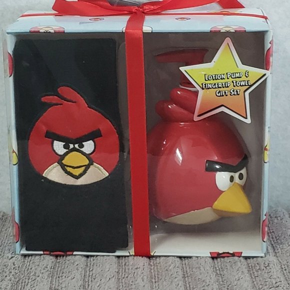 Angry Birds Bathroom Set Fingertip Towel Lotion Soap Dispenser Pump Kids Red New - Picture 2 of 4